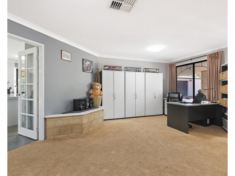 6 Trewarn Place, Bedfordale WA 6112