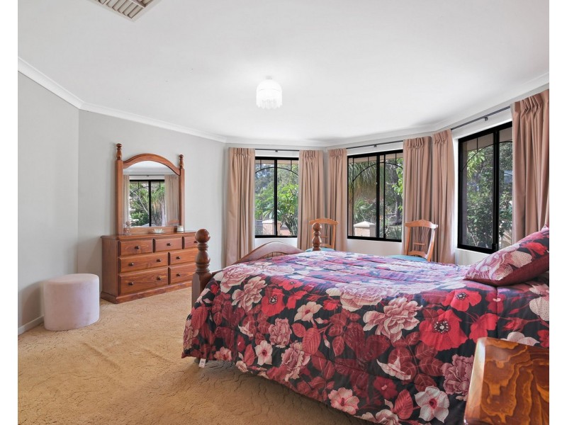 6 Trewarn Place, Bedfordale WA 6112