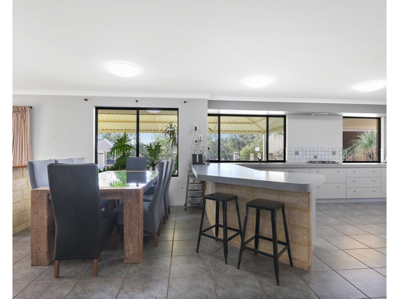 6 Trewarn Place, Bedfordale WA 6112