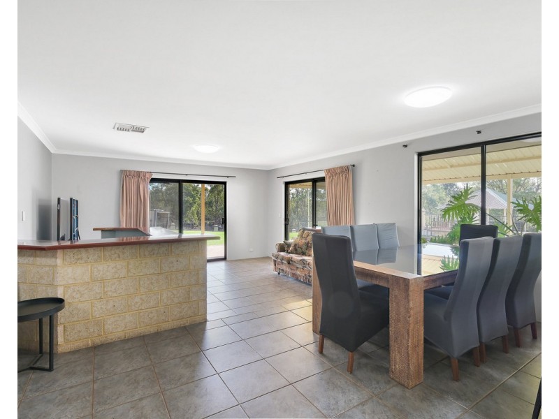 6 Trewarn Place, Bedfordale WA 6112