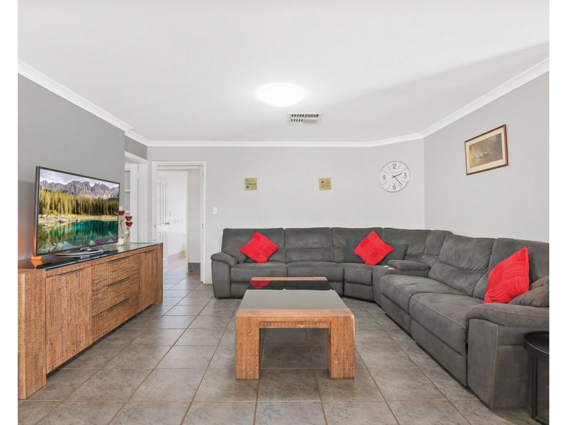 6 Trewarn Place, Bedfordale WA 6112