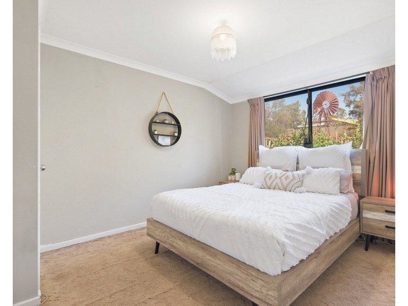 6 Trewarn Place, Bedfordale WA 6112