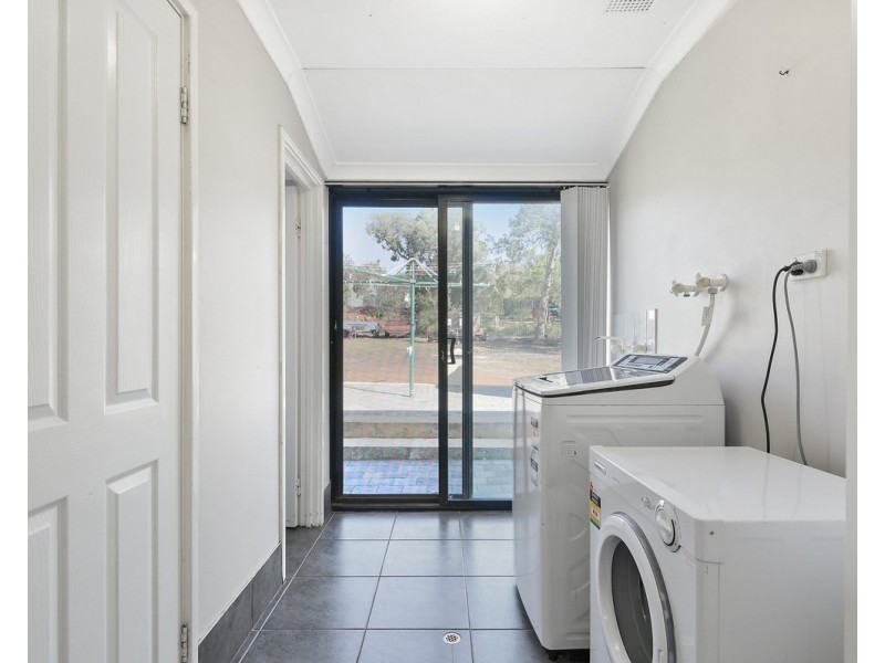 6 Trewarn Place, Bedfordale WA 6112