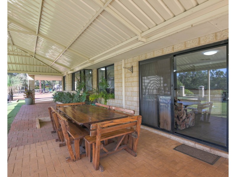 6 Trewarn Place, Bedfordale WA 6112