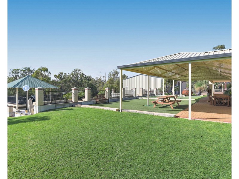 6 Trewarn Place, Bedfordale WA 6112