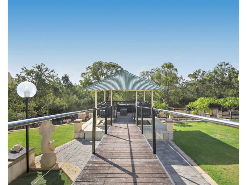 6 Trewarn Place, Bedfordale WA 6112