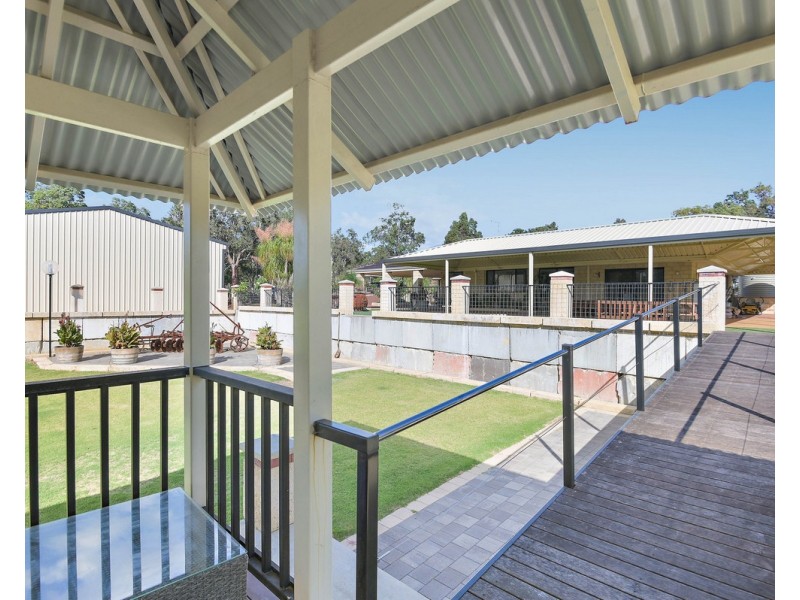 6 Trewarn Place, Bedfordale WA 6112