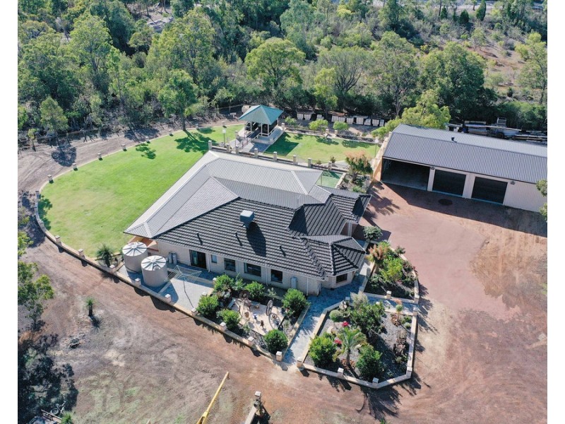 6 Trewarn Place, Bedfordale WA 6112