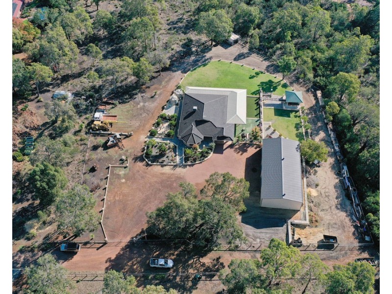 6 Trewarn Place, Bedfordale WA 6112