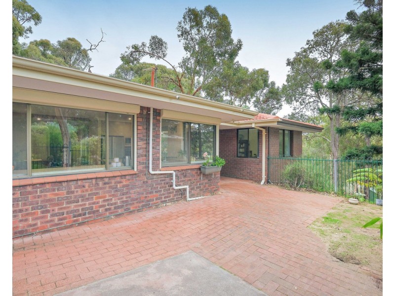 22 Barnes Road, Roleystone WA 6111