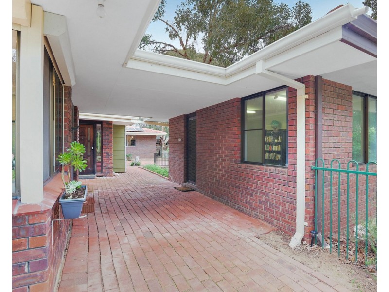 22 Barnes Road, Roleystone WA 6111