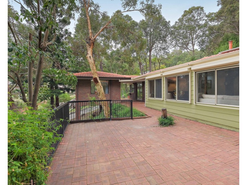 22 Barnes Road, Roleystone WA 6111