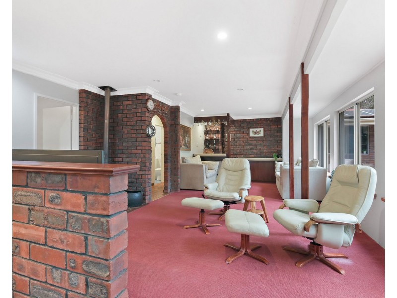 22 Barnes Road, Roleystone WA 6111