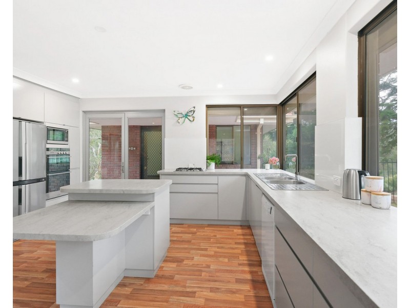 22 Barnes Road, Roleystone WA 6111