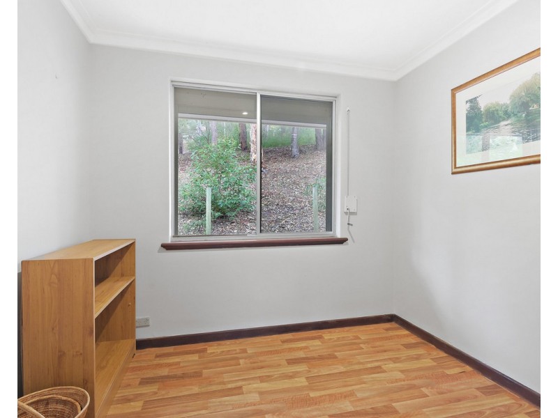 22 Barnes Road, Roleystone WA 6111