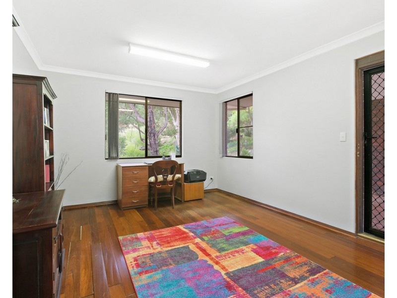 22 Barnes Road, Roleystone WA 6111