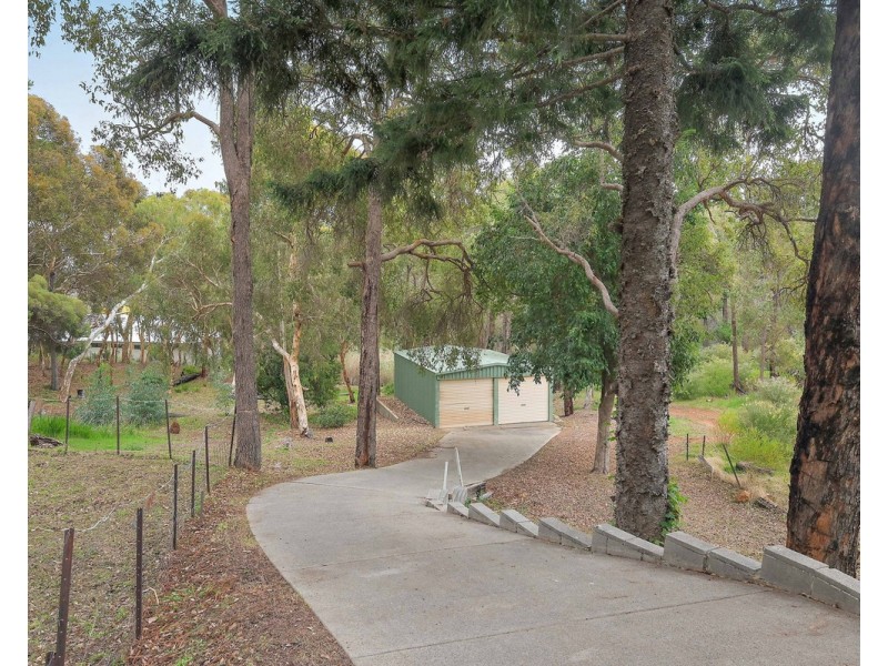 22 Barnes Road, Roleystone WA 6111