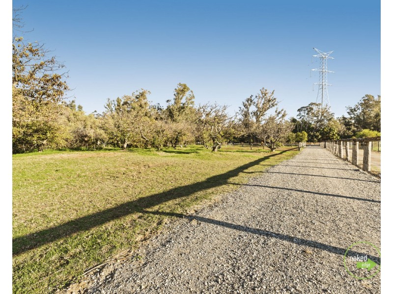 22 White Road, Orange Grove WA 6109