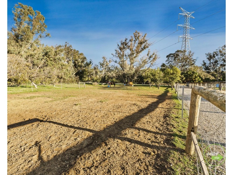 22 White Road, Orange Grove WA 6109