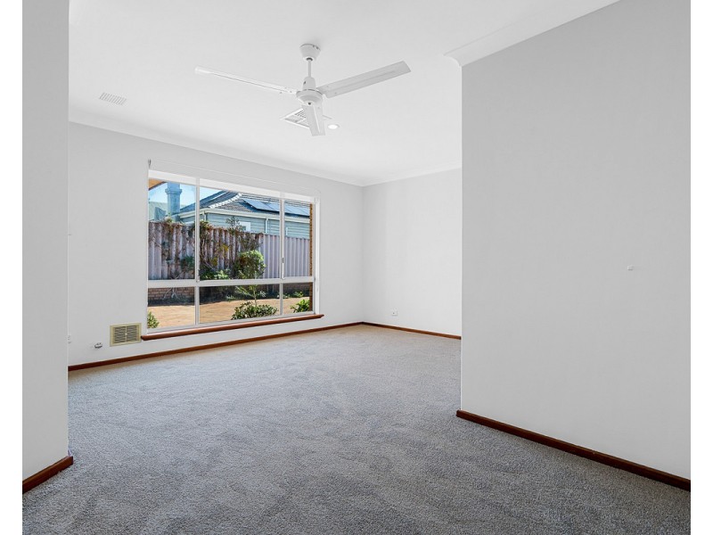 2/10 Zenobia Street, Palmyra WA 6157