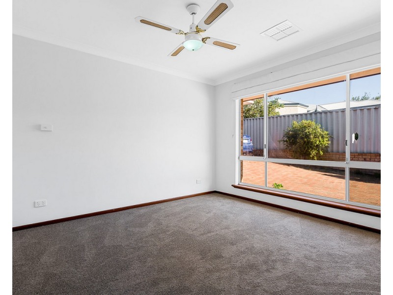 2/10 Zenobia Street, Palmyra WA 6157