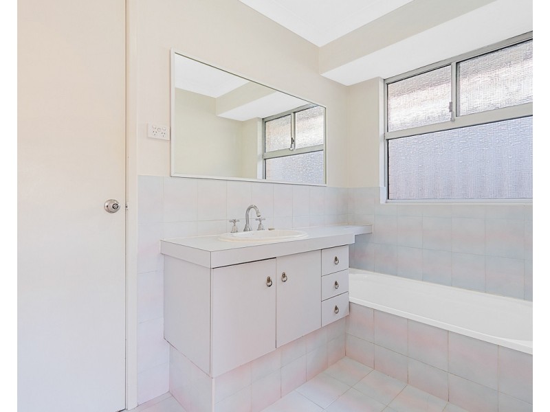 2/10 Zenobia Street, Palmyra WA 6157