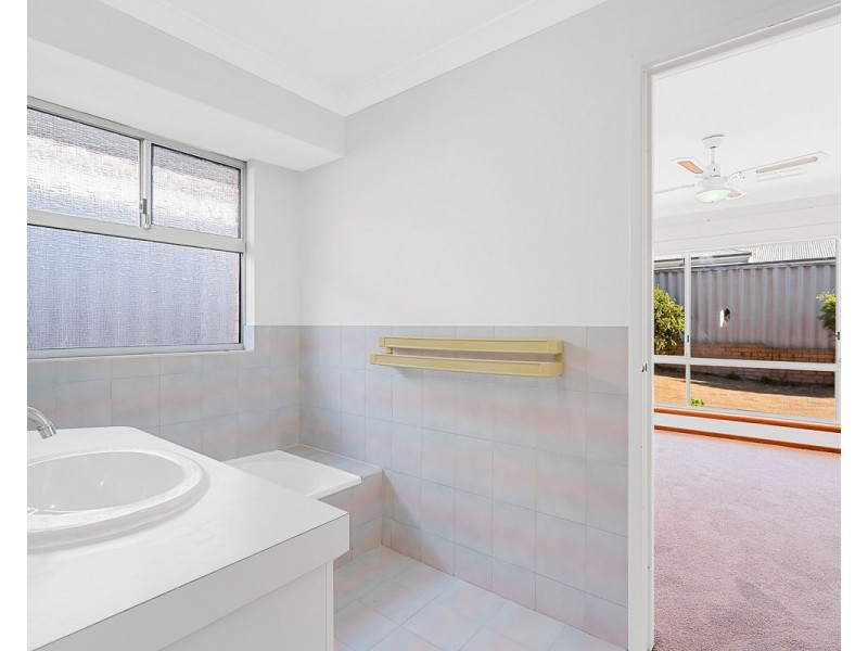 2/10 Zenobia Street, Palmyra WA 6157