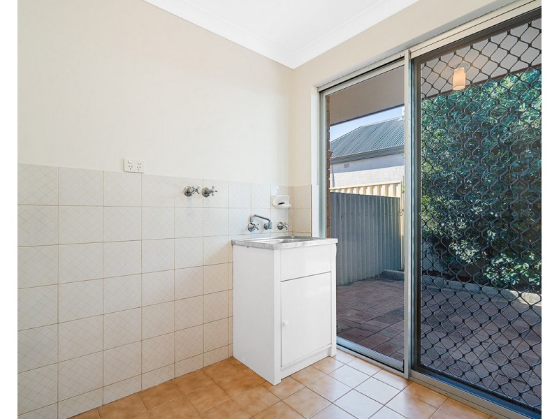 2/10 Zenobia Street, Palmyra WA 6157