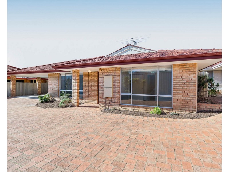 2/10 Zenobia Street, Palmyra WA 6157