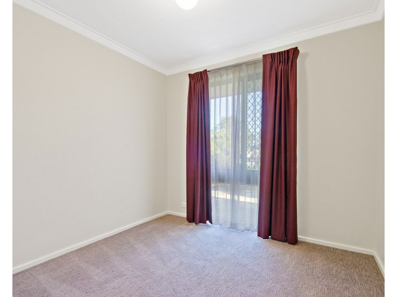 5 Kendal Court, Camillo WA 6111