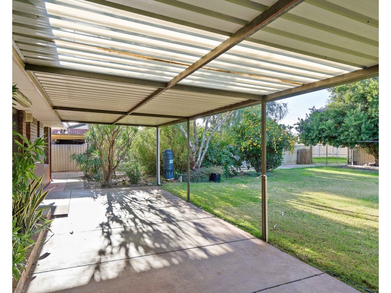 5 Kendal Court, Camillo WA 6111