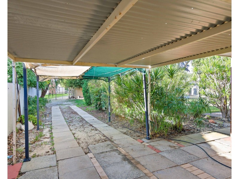 5 Kendal Court, Camillo WA 6111