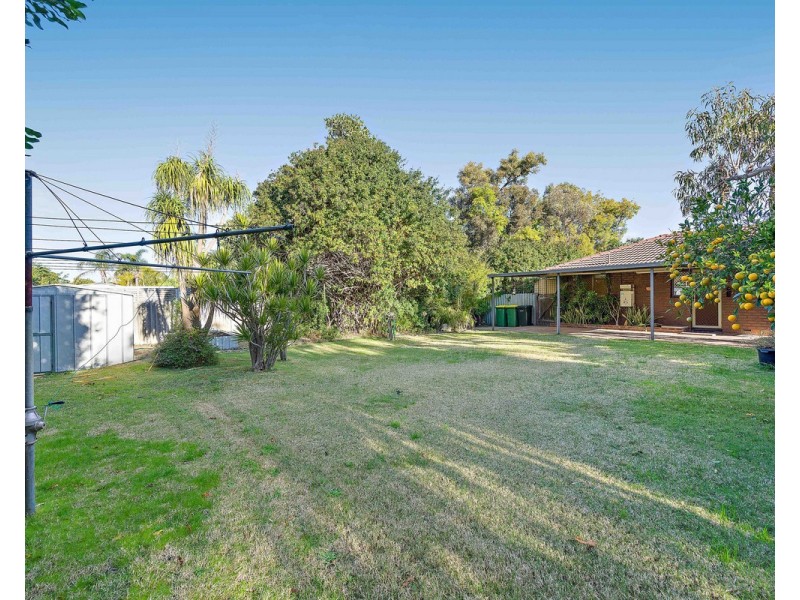 5 Kendal Court, Camillo WA 6111