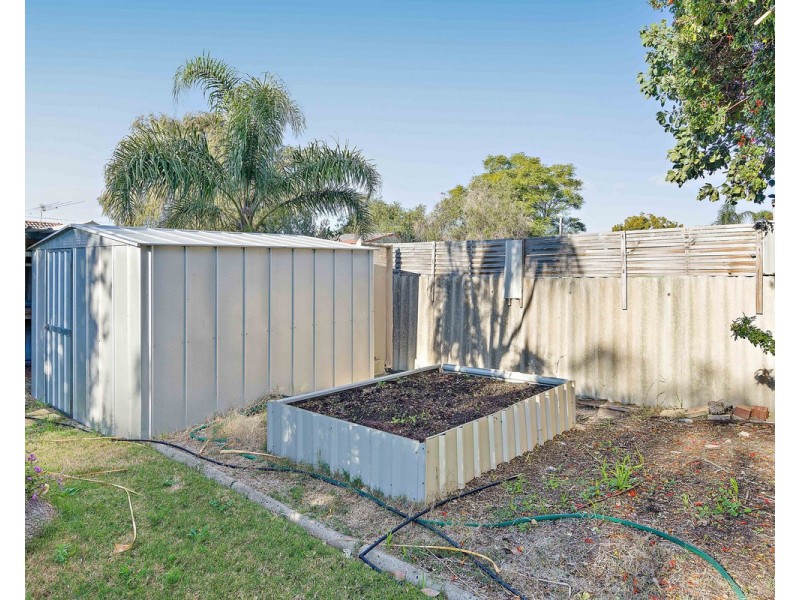 5 Kendal Court, Camillo WA 6111