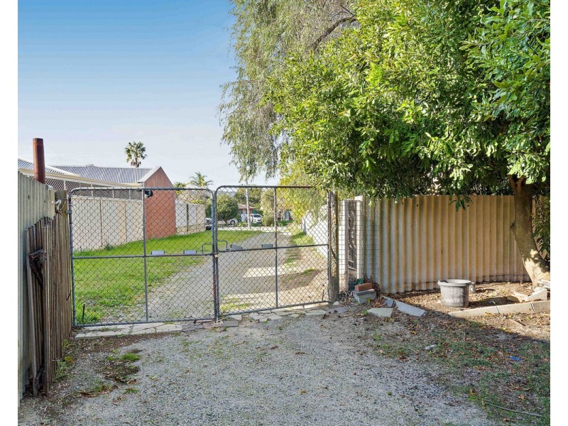 5 Kendal Court, Camillo WA 6111