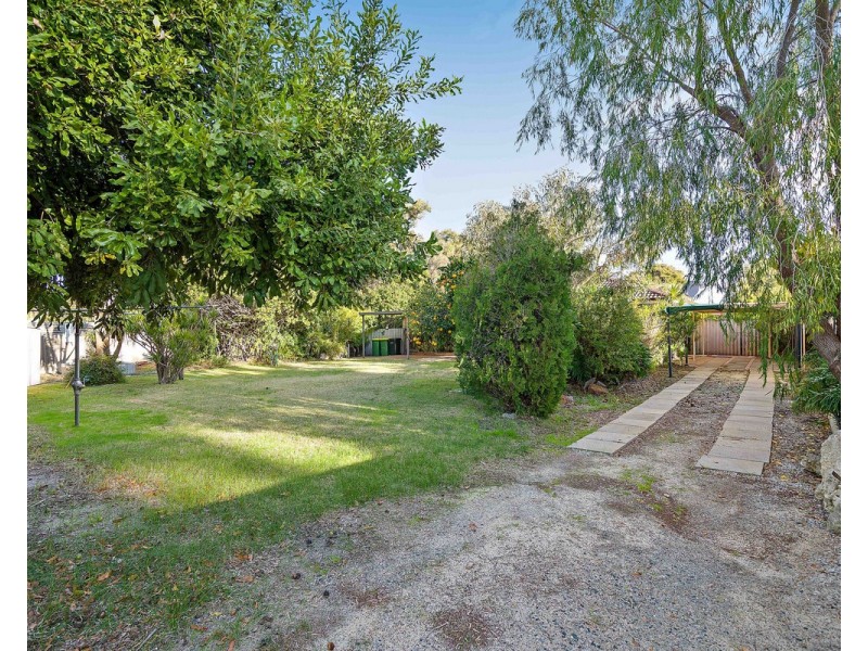 5 Kendal Court, Camillo WA 6111