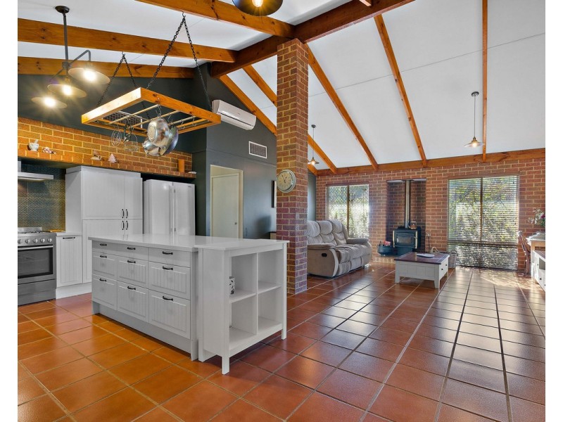 10 Billing Place, Mount Richon WA 6112