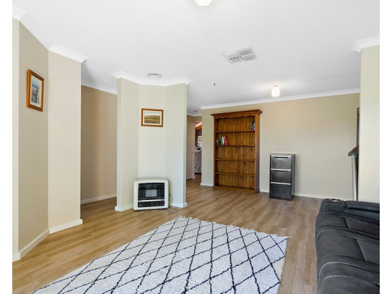 10 Billing Place, Mount Richon WA 6112