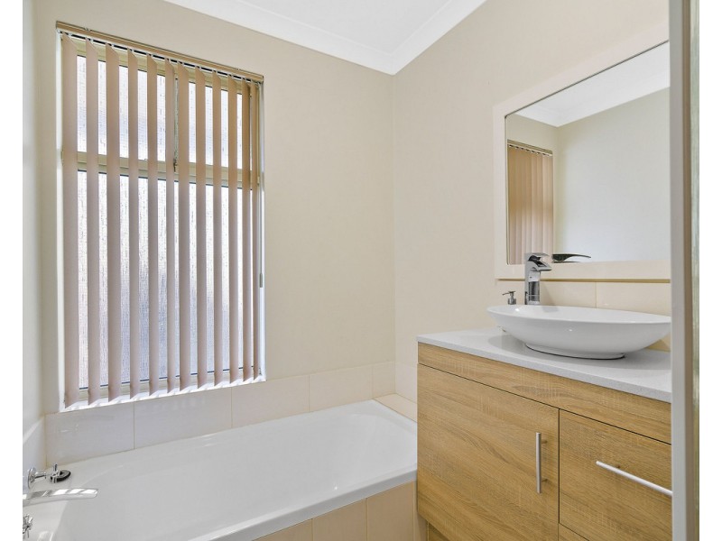 10 Billing Place, Mount Richon WA 6112