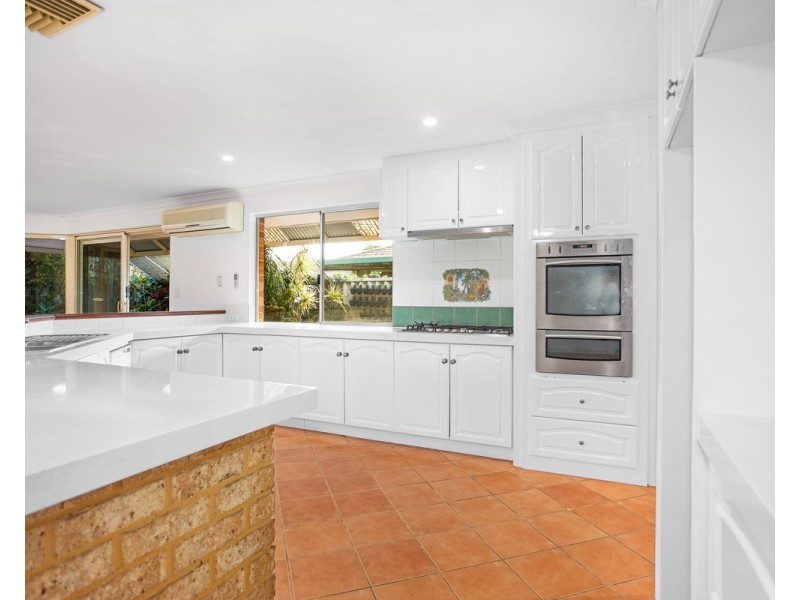 6 Huntley Close, East Cannington WA 6107