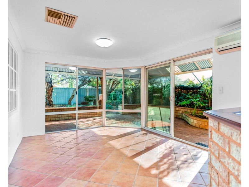 6 Huntley Close, East Cannington WA 6107