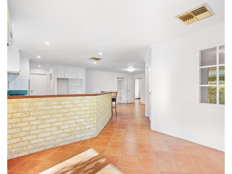 6 Huntley Close, East Cannington WA 6107