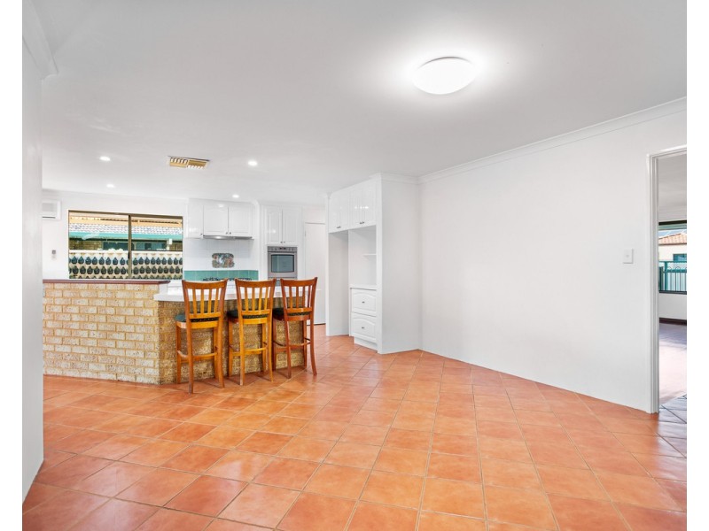 6 Huntley Close, East Cannington WA 6107