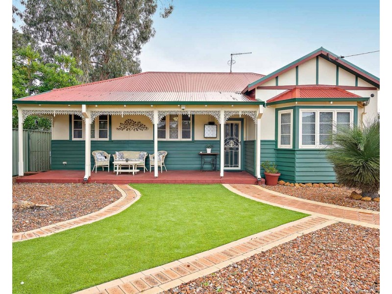 53 River Road, Kelmscott WA 6111