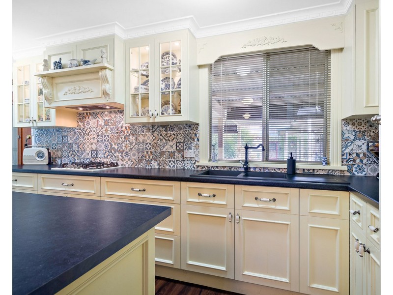 53 River Road, Kelmscott WA 6111