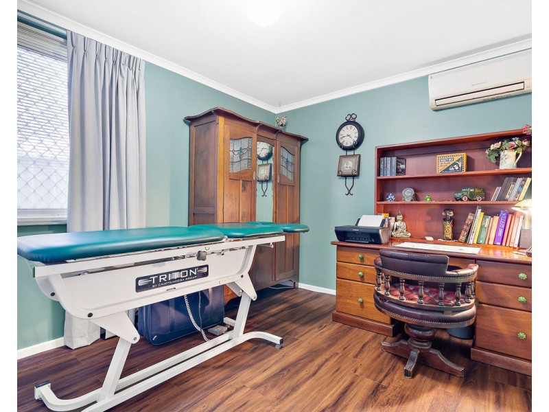 53 River Road, Kelmscott WA 6111