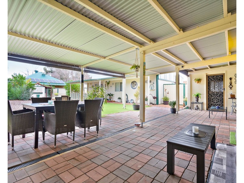 53 River Road, Kelmscott WA 6111