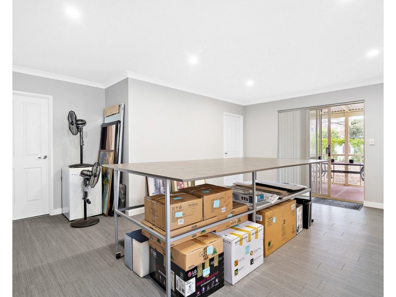 53 River Road, Kelmscott WA 6111