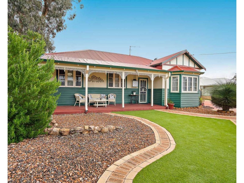 53 River Road, Kelmscott WA 6111