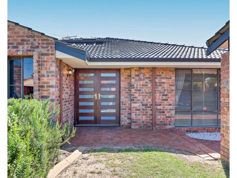 4 Crawford Court, Safety Bay WA 6169